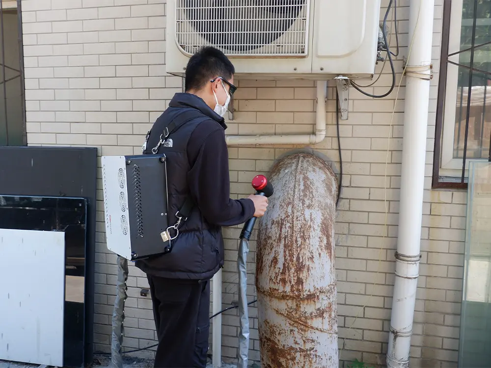 mobile laser cleaning machine